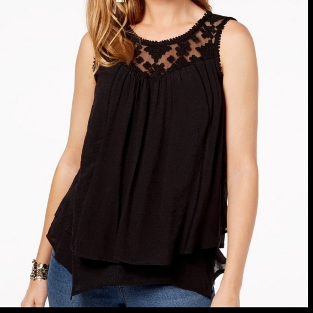 NWT Beautiful Sleeveless Blouse
